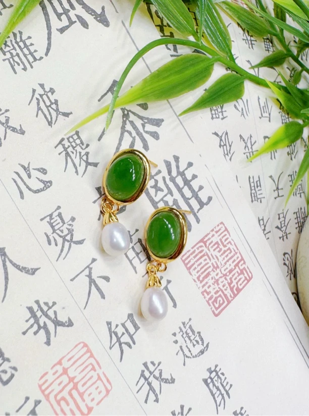 和田玉碧玉耳钉一对