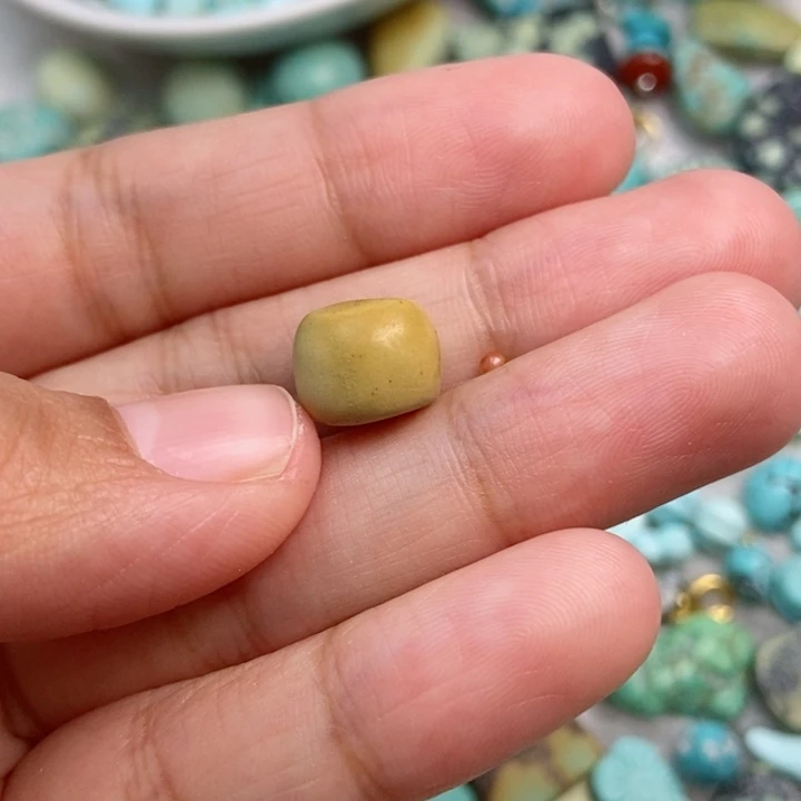 南红玛瑙未镶嵌珠宝奇石