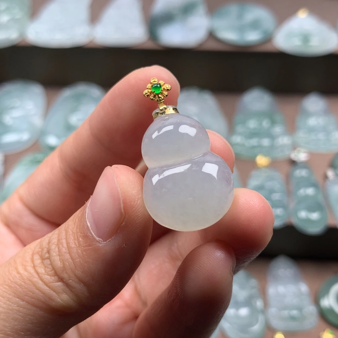 颈饰18K金镶嵌翡翠天然翡翠