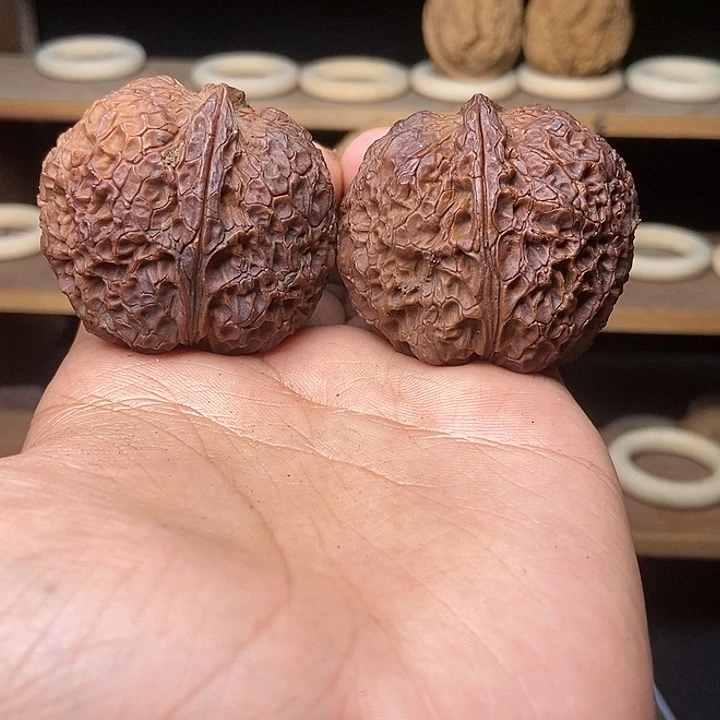 文玩核桃吊坠巨蟒元宝