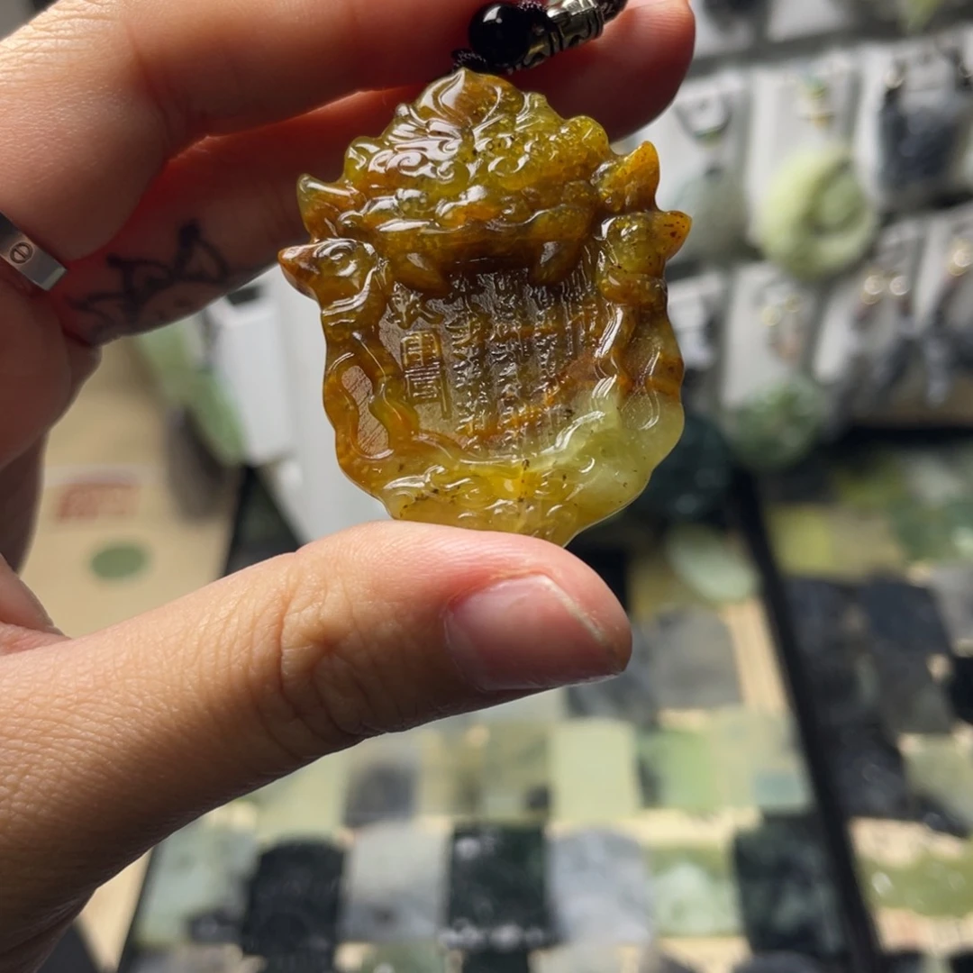 岫玉颈饰未镶嵌华*山鬼令