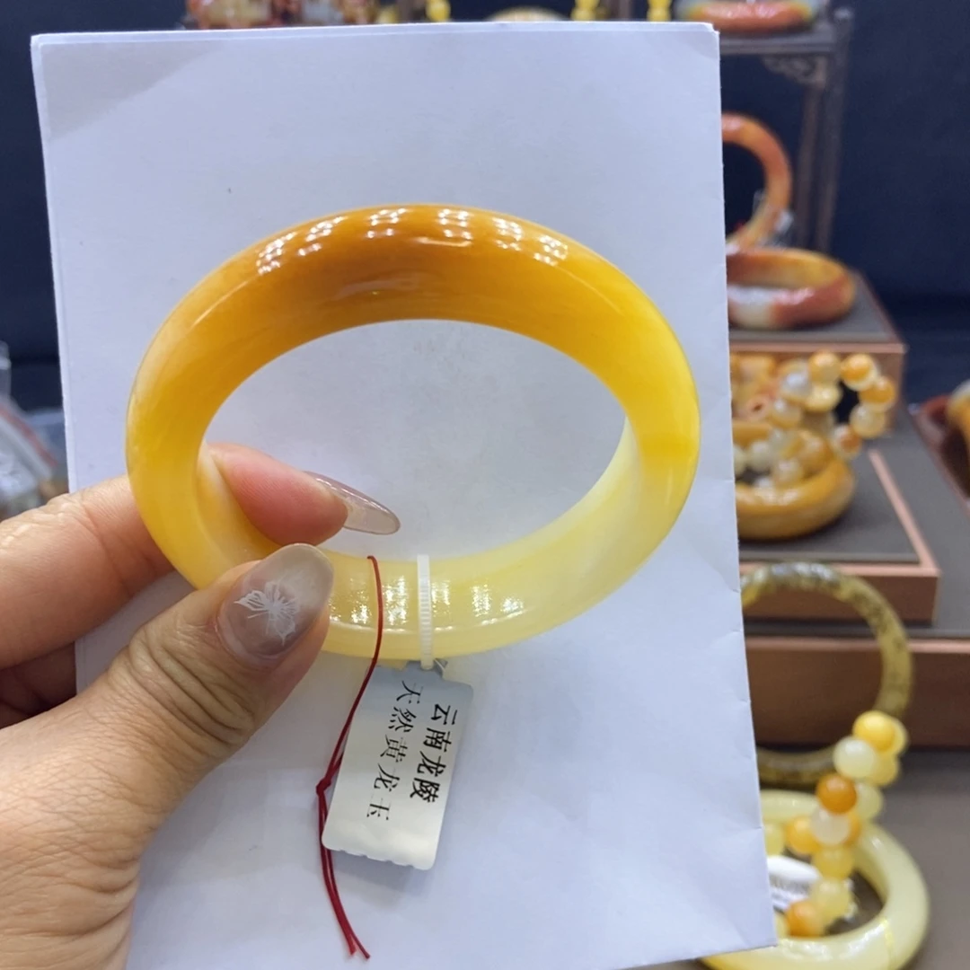 石英质玉（黄龙玉）未镶嵌手镯阳阳
