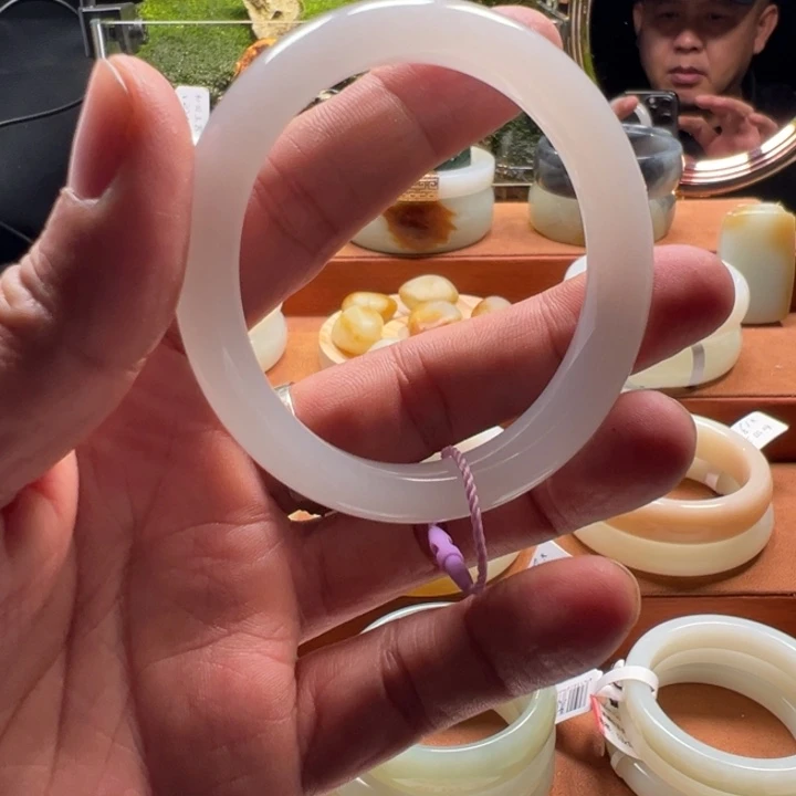 和田玉（糖玉）未镶嵌手镯