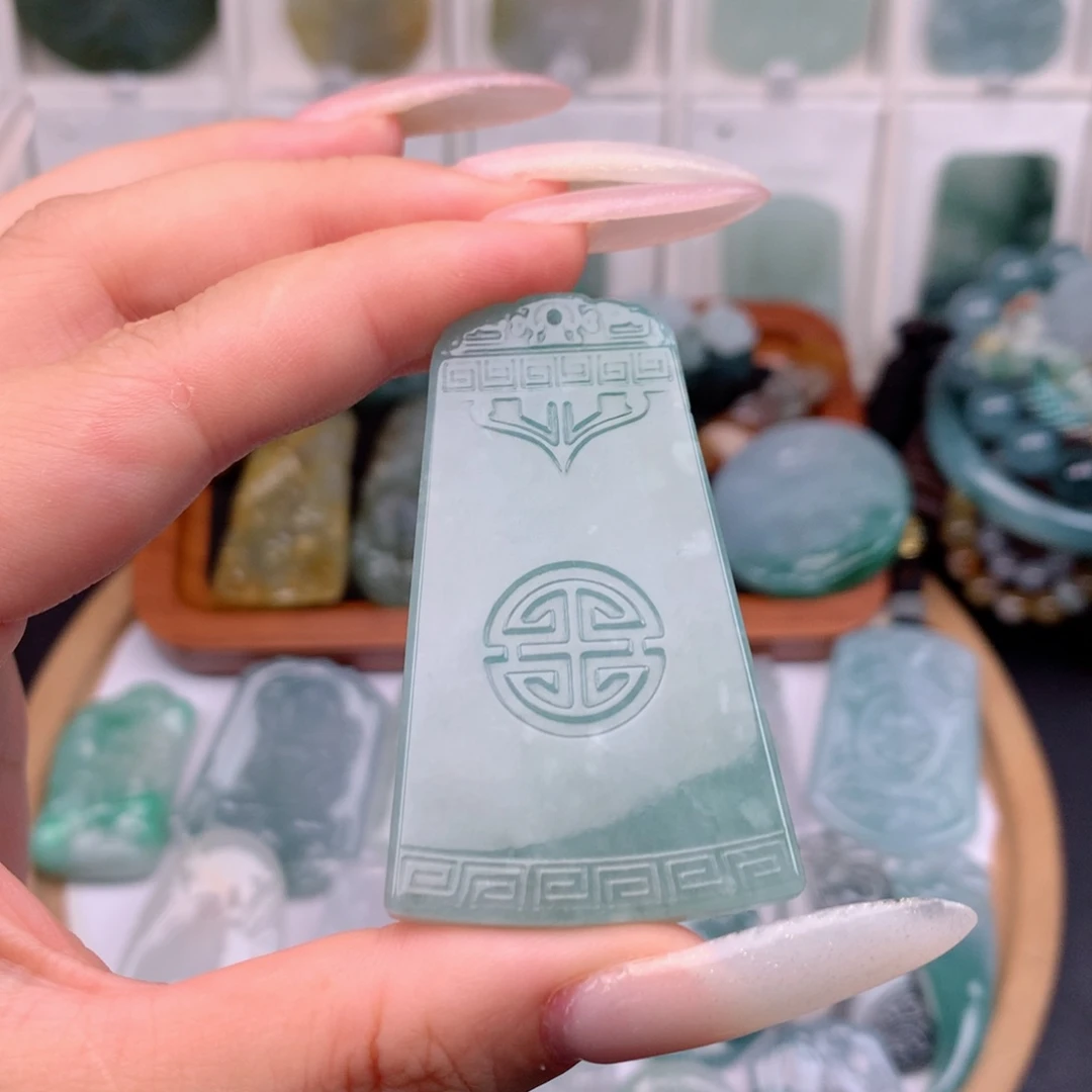 翡翠未镶嵌颈饰仿古无事牌