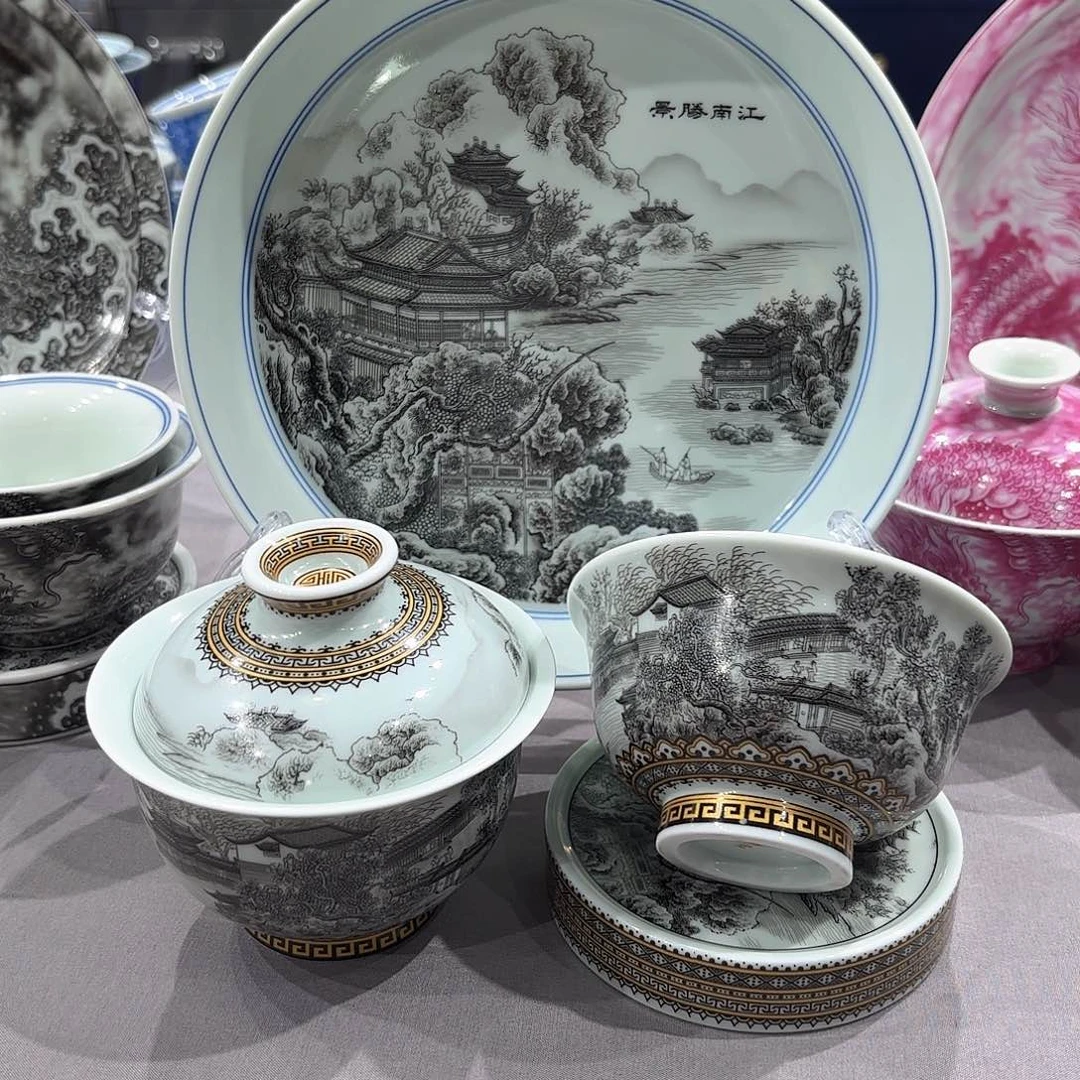 瓷片景德镇瓷器精品陈列