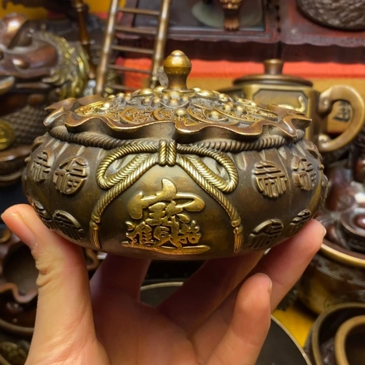 铜器摆件做工精良