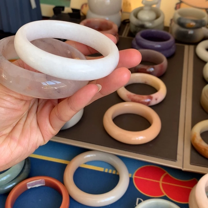 石英质玉（佘太翠）未镶嵌手镯