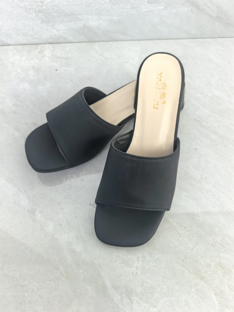 C46中跟新款夏季一字拖外穿时尚女士拖鞋高跟凉鞋粗跟防滑凉拖鞋