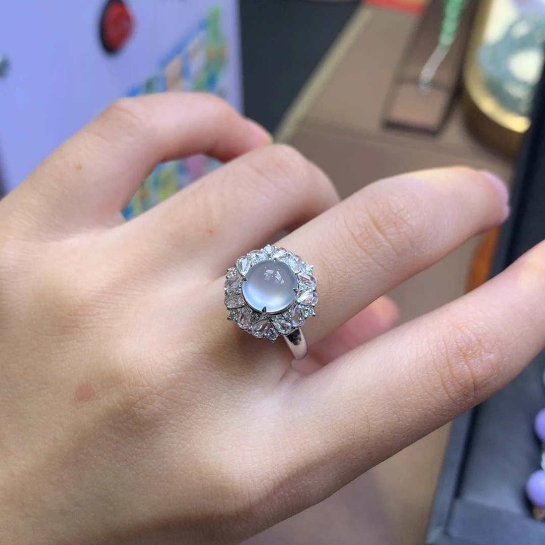 翡翠18K金镶嵌颈饰翡翠