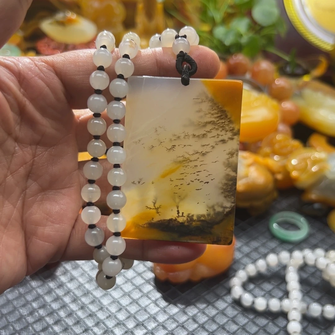 石英质玉未镶嵌颈饰