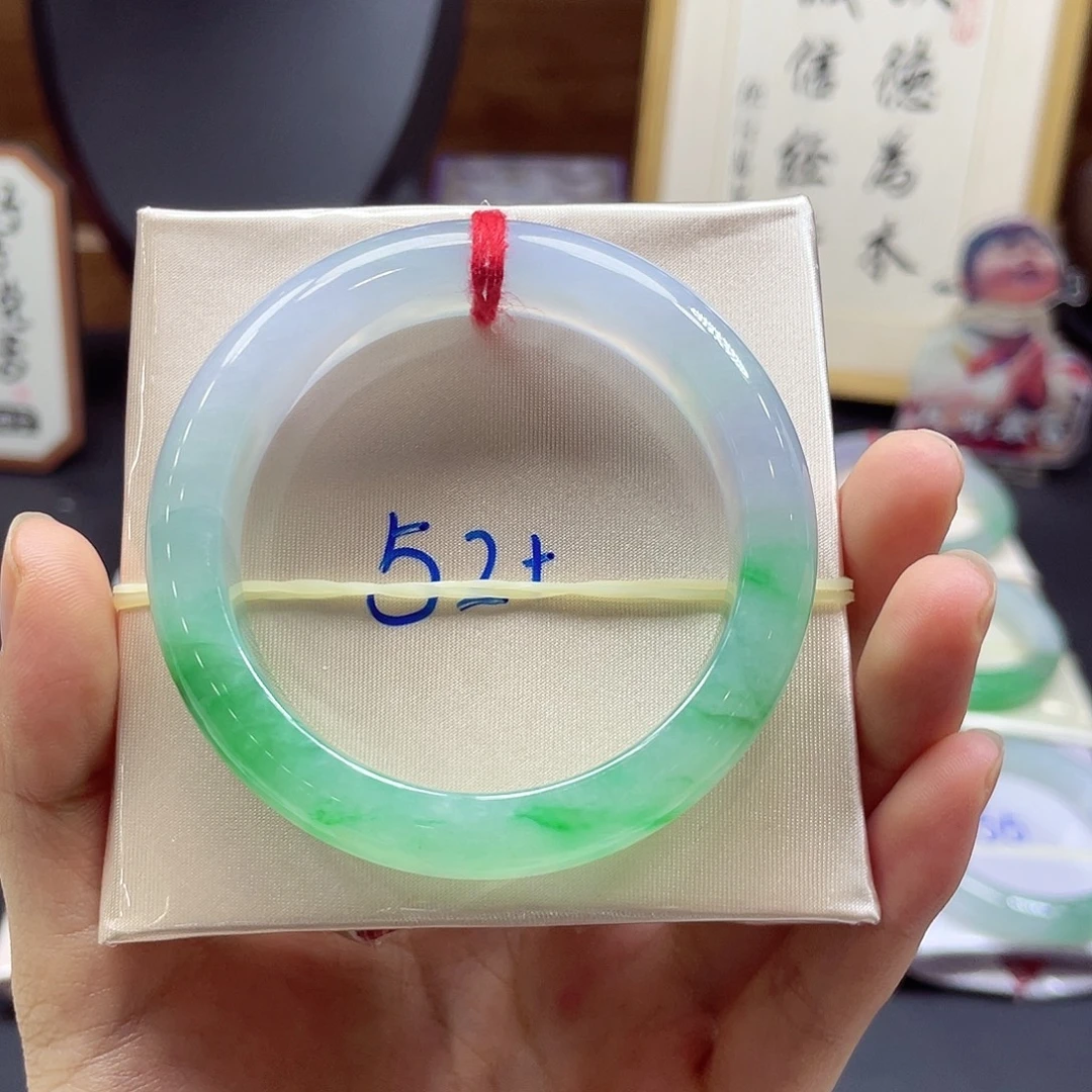 牛****未镶嵌手镯翡翠1号