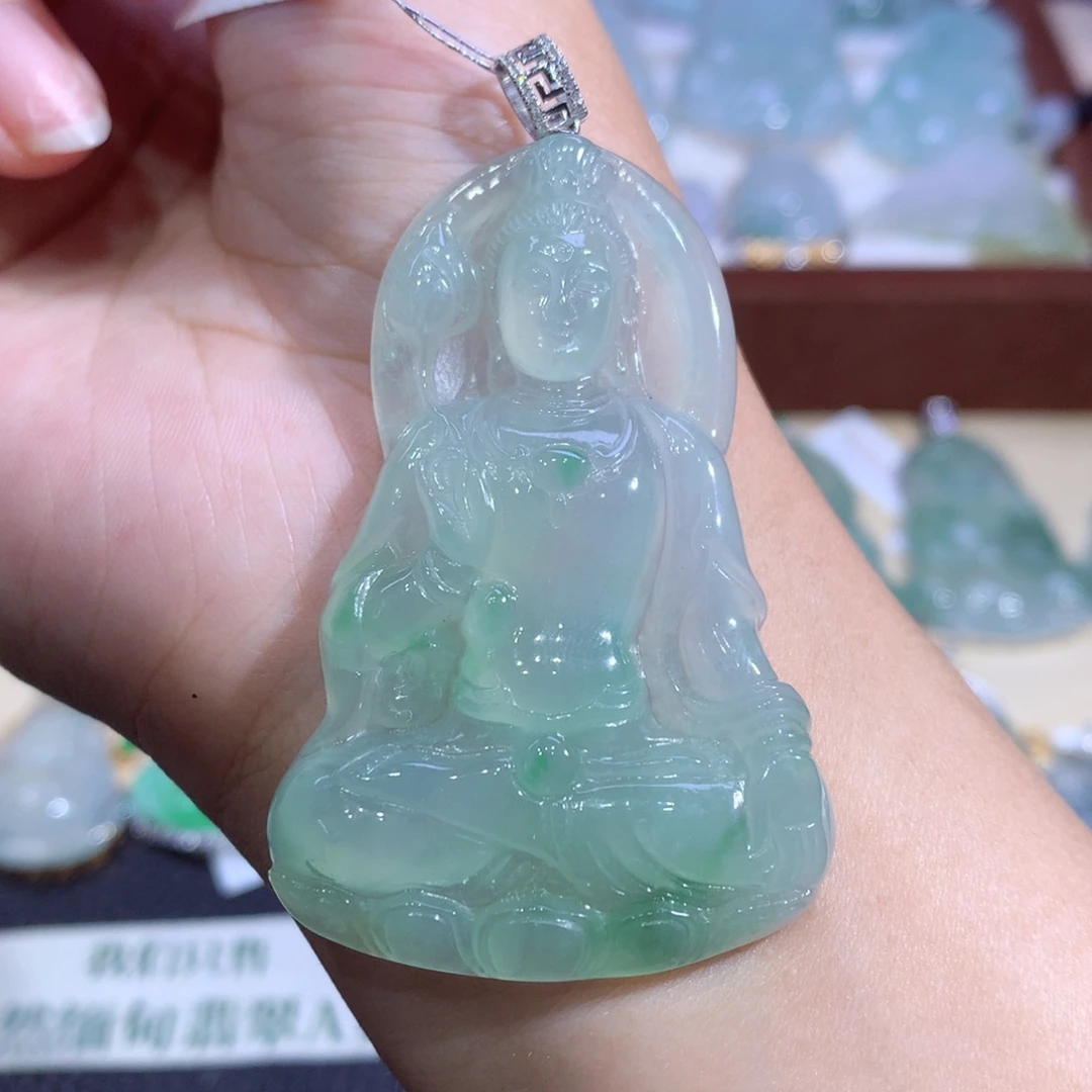 翡翠18K金镶嵌颈饰翡翠