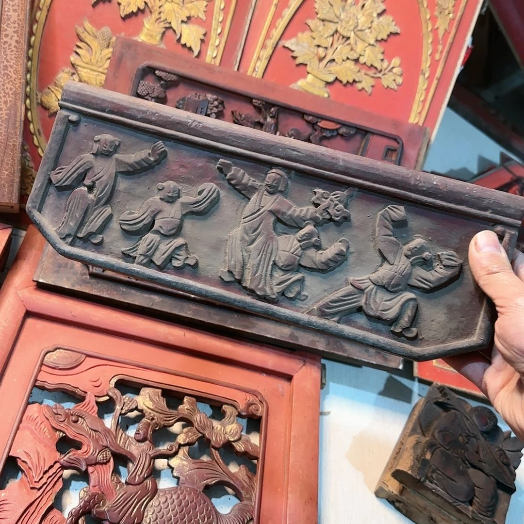 木引*子老木雕艺术的设计风格