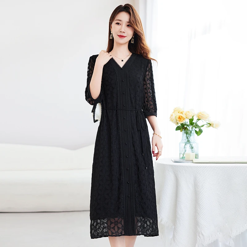 杭州真丝重工刺绣连衣裙女花边V领气质妈妈系带显瘦新款桑蚕丝裙