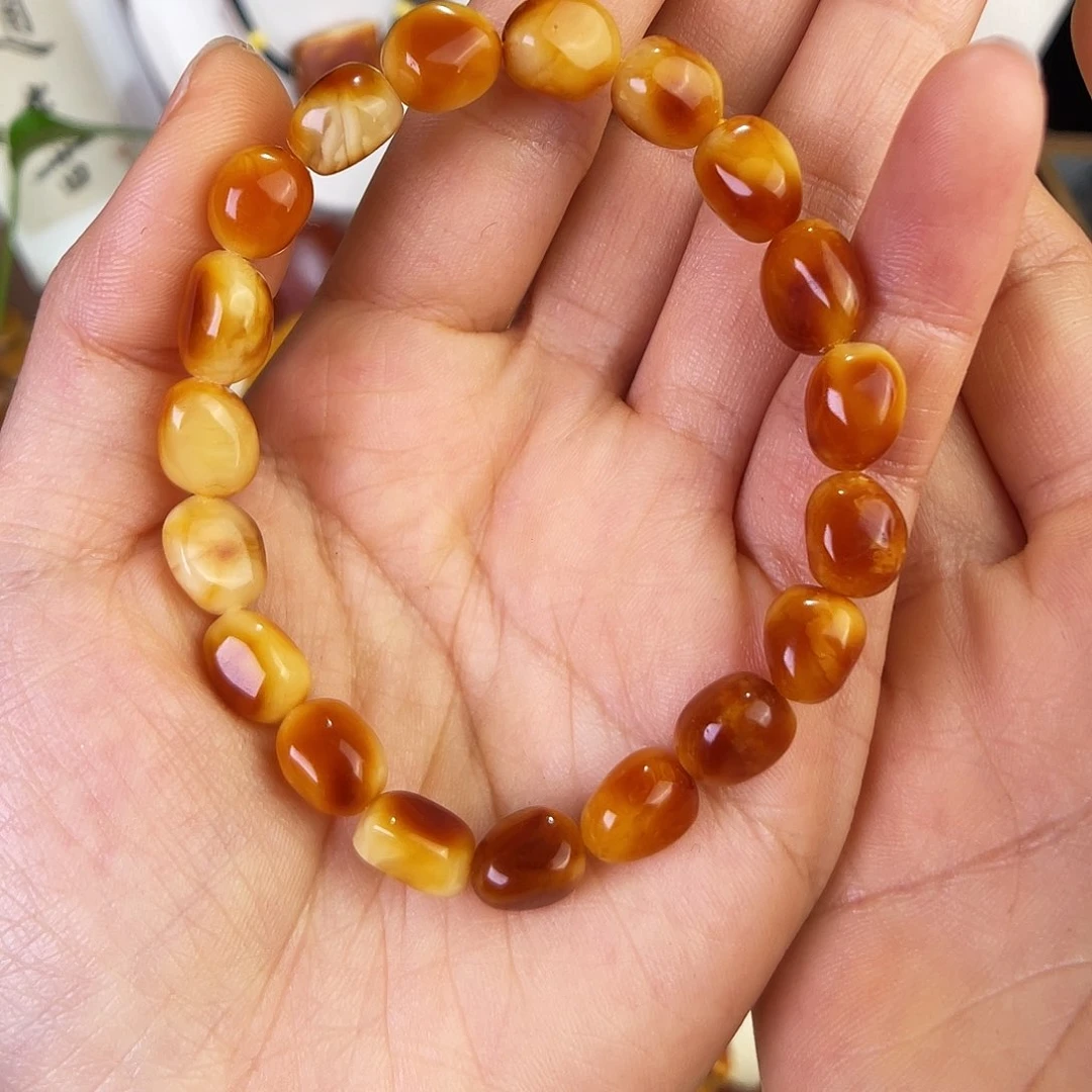 琥珀珠宝奇石未镶嵌。