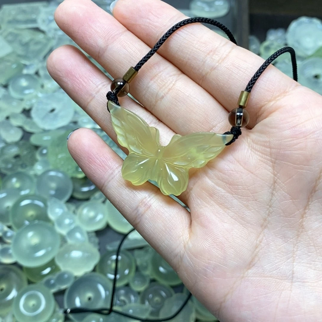 未镶嵌蛇纹石玉颈饰