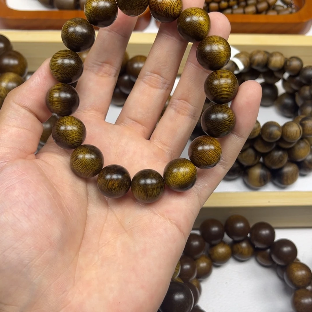 鼎***店沉香手串越南芽庄白棋楠1.4