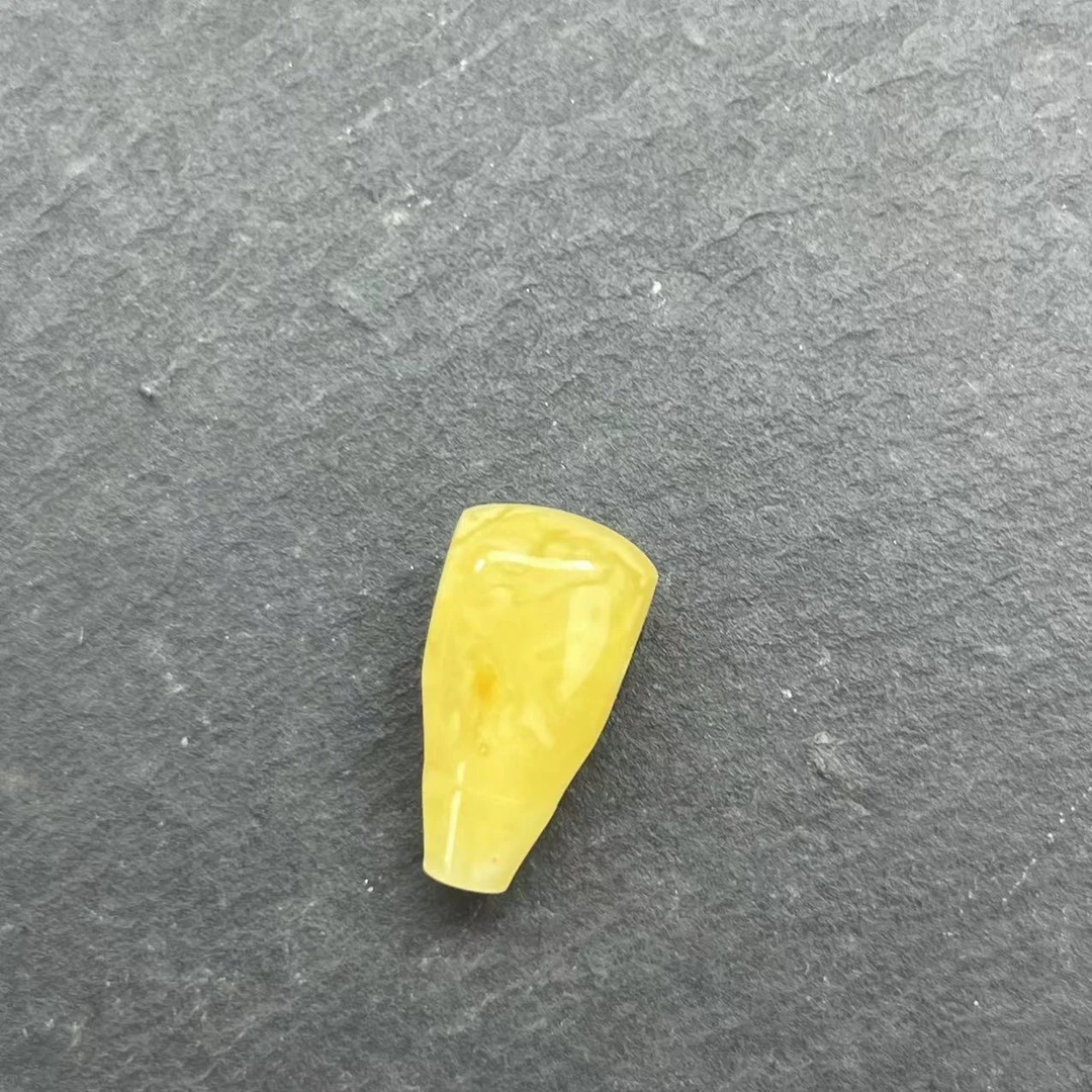 A382天然蜜蜡琥珀鸡油黄三通
