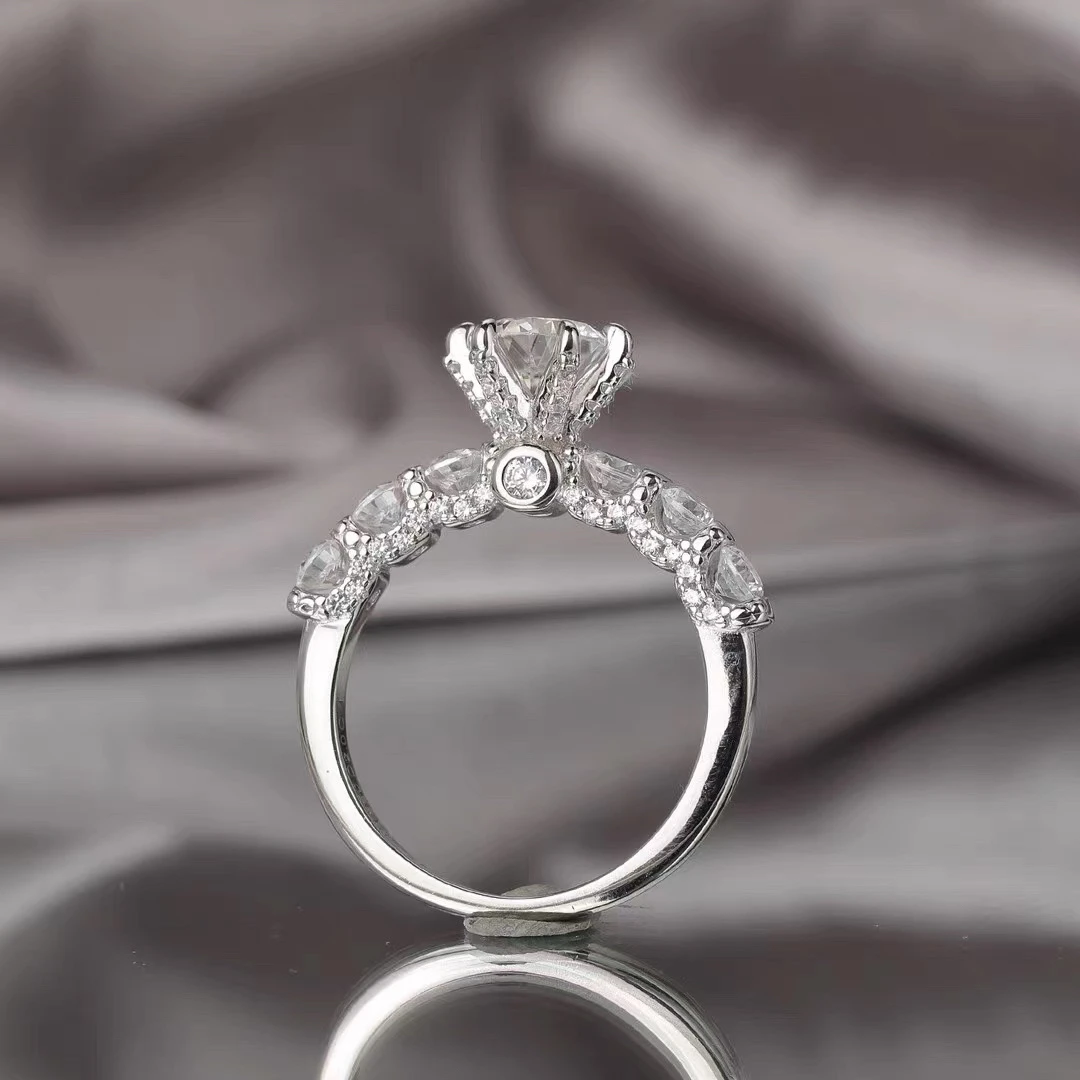 925银莫桑石戒指 925银莫桑石  白月光 （1——2）