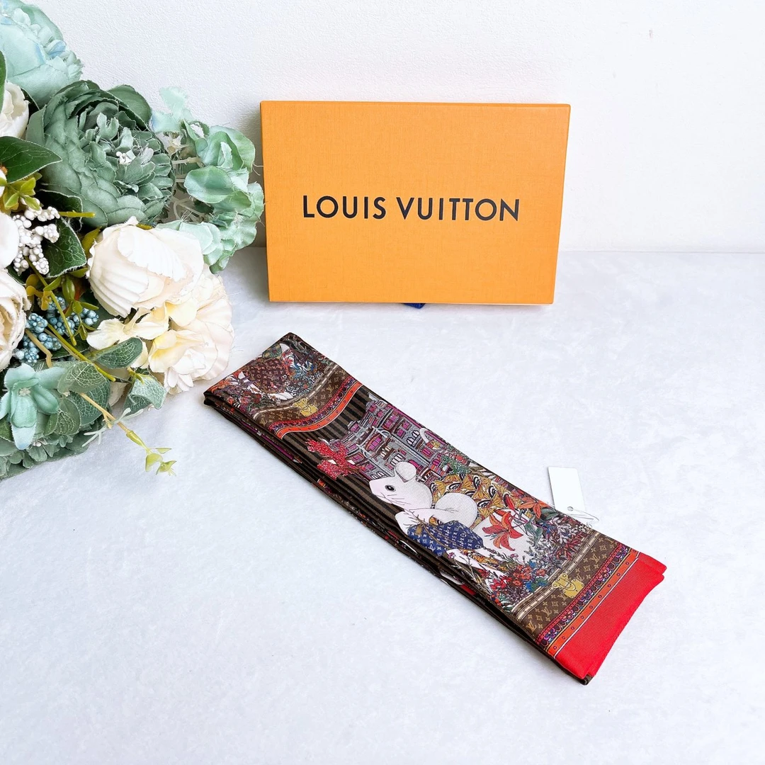 99新 LouisVuitton/路易威登 丝巾/尺寸：120*8cm /Xsp34132