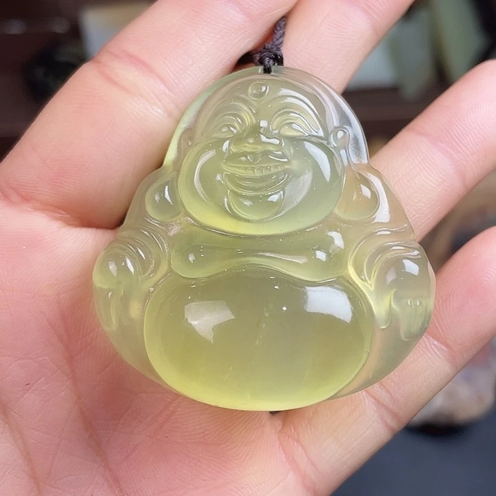 透闪石质玉未镶嵌颈饰