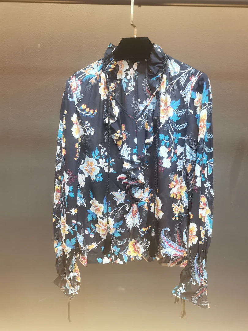 Z0101领袖口系带印花朵时尚休闲衬衫