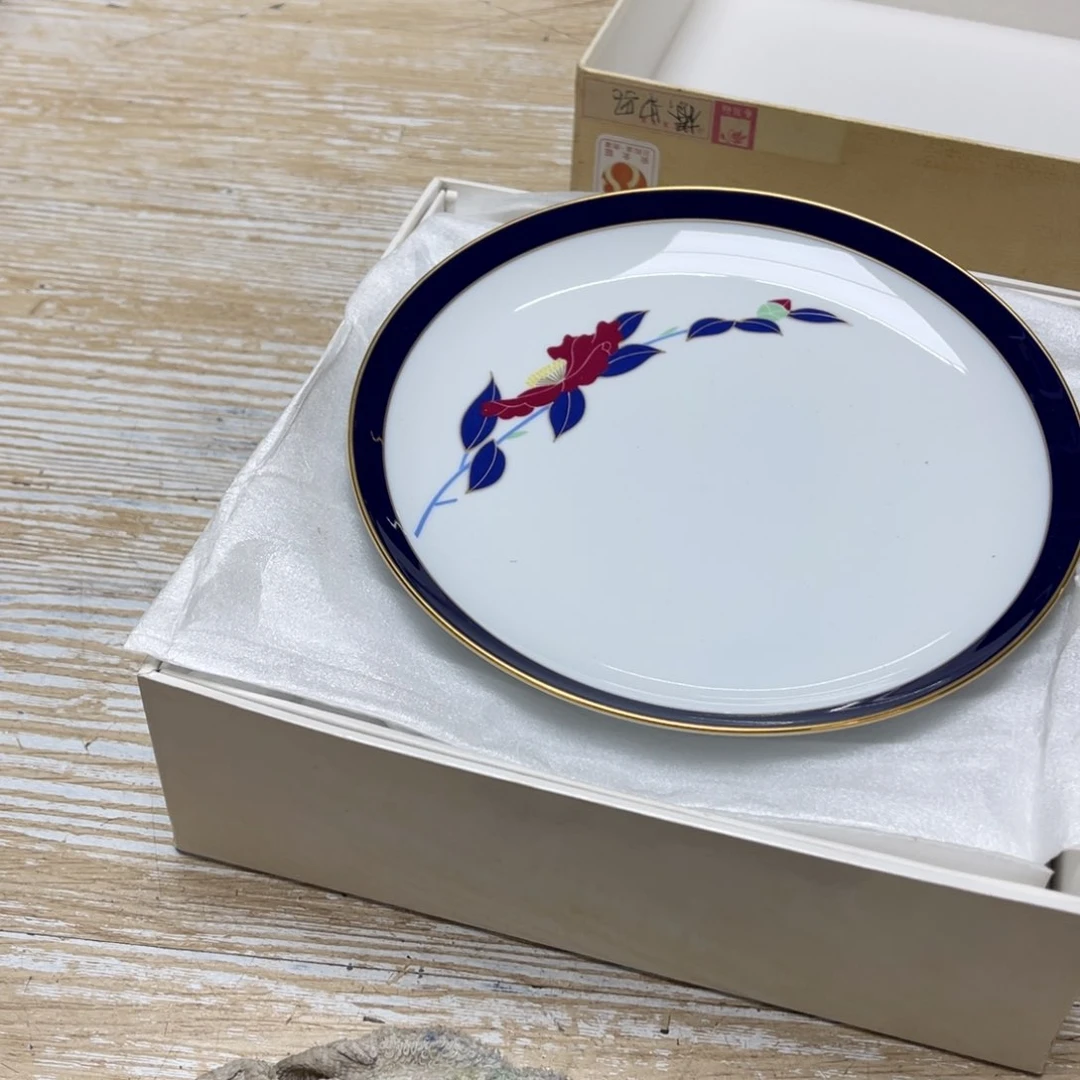 瓷片心**鹜密密麻麻地排列着一