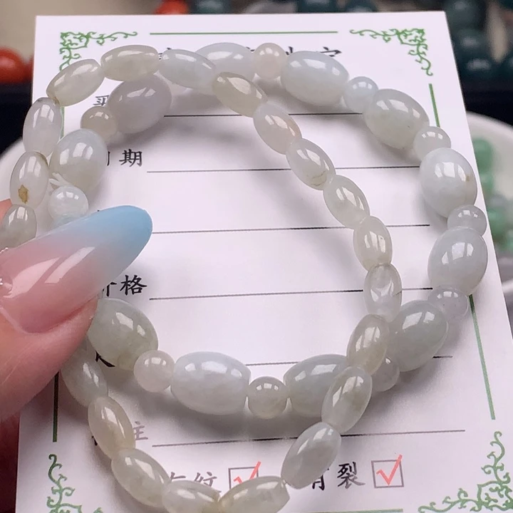 翡翠未镶嵌颈饰翡翠有瑕疵不退不换