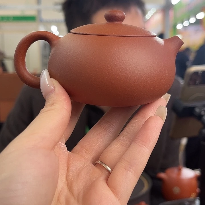 紫砂茶杯红清水扁西施  150CC