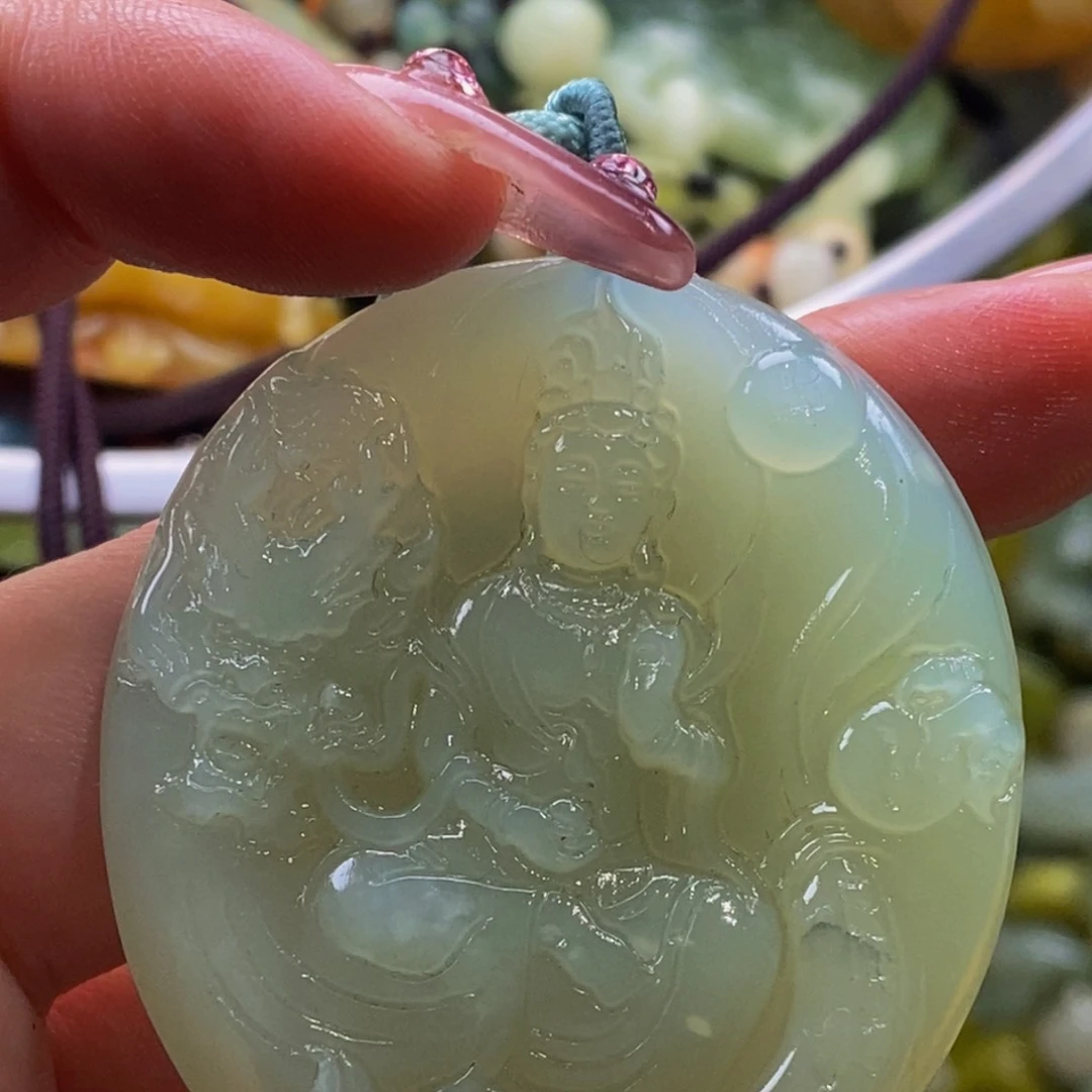 蛇纹石玉颈饰未镶嵌