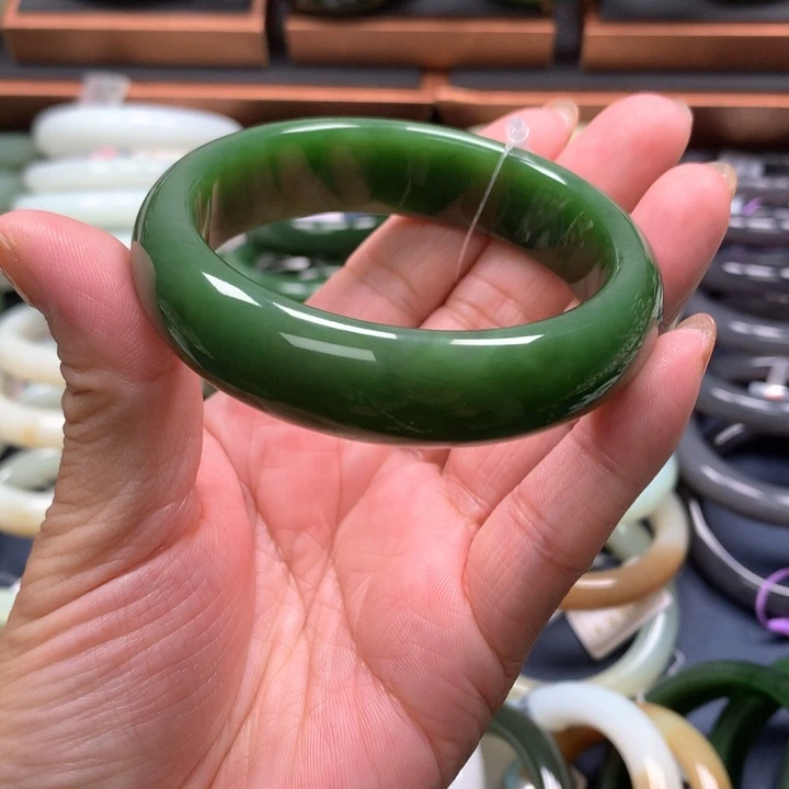 【闪购商品】未镶嵌手镯和田玉（碧玉）