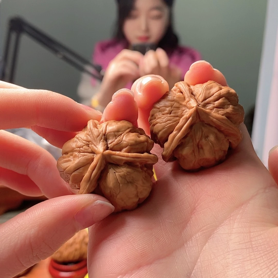 文玩核桃吊坠清**尘蛤蟆头三棱