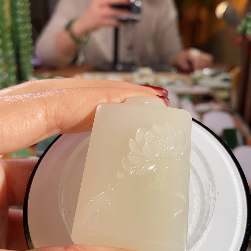 【闪购商品】颈饰未镶嵌和田玉