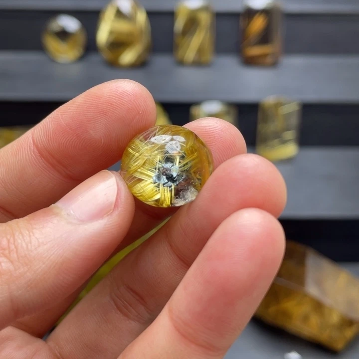 丶***鑫颈饰水晶未镶嵌影响二次销售不退不换