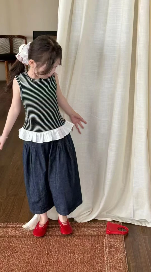 小童（条纹背心＋软牛仔）