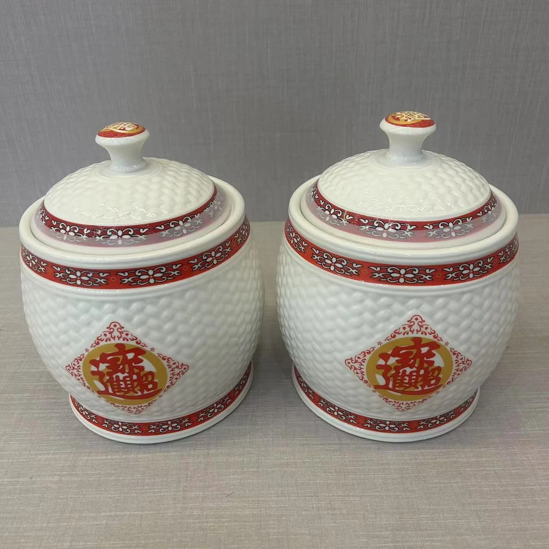 高白瓷缠枝莲花纹陶瓷罐