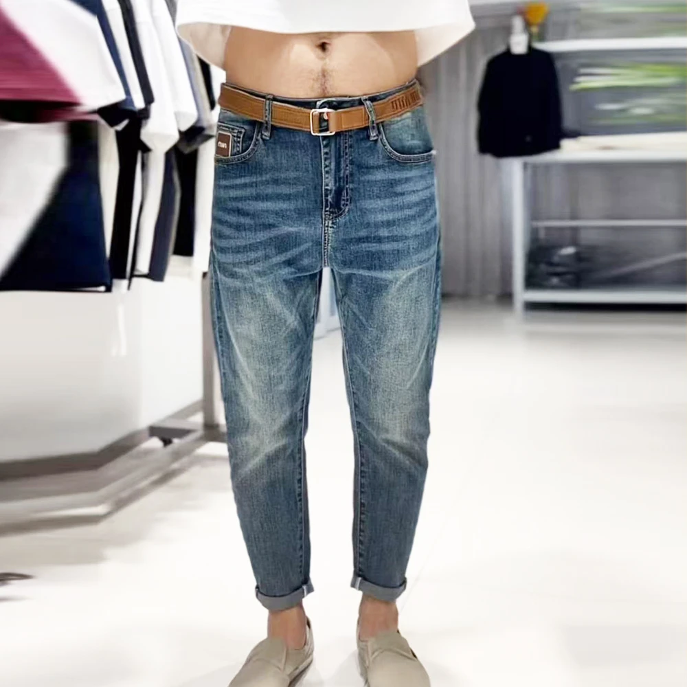 2025秋新款男士O型小脚牛仔裤 弹力舒适复古蓝配腰带潮流裤子