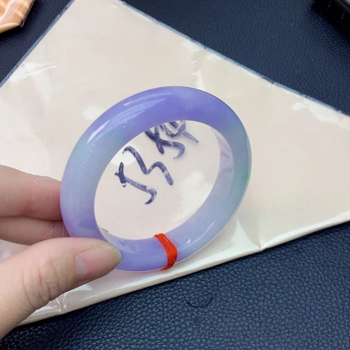 翡翠手镯未镶嵌翡翠手镯