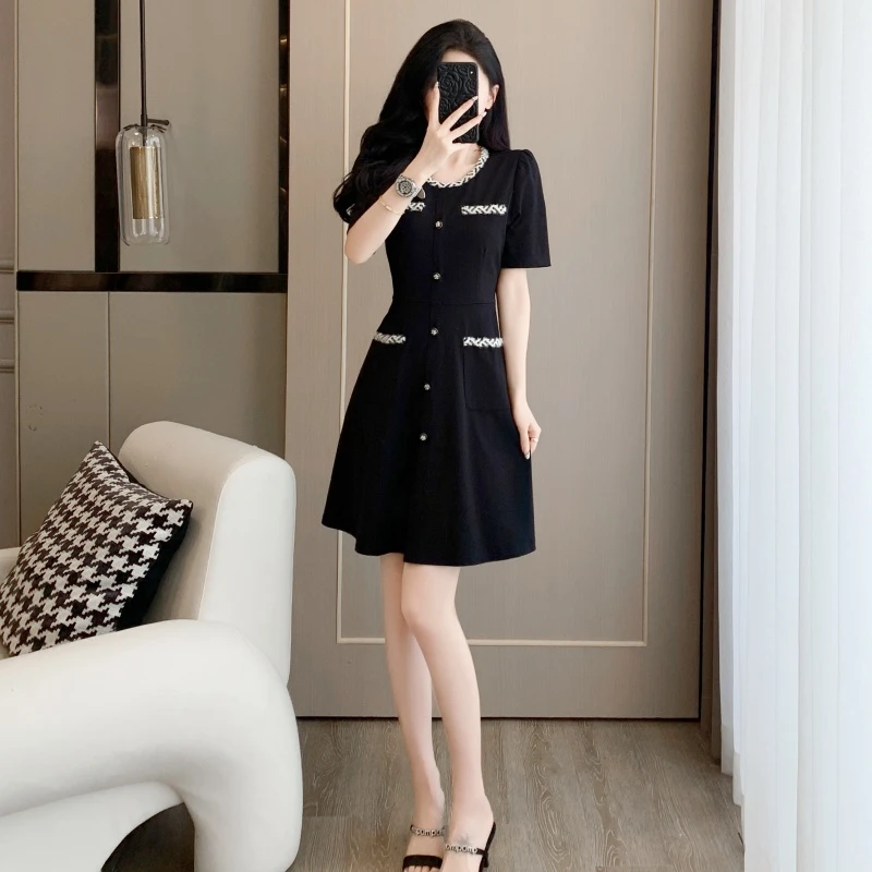 小香风夏季单排多扣撞色连衣裙法式小黑裙气质设计感名媛短袖裙子