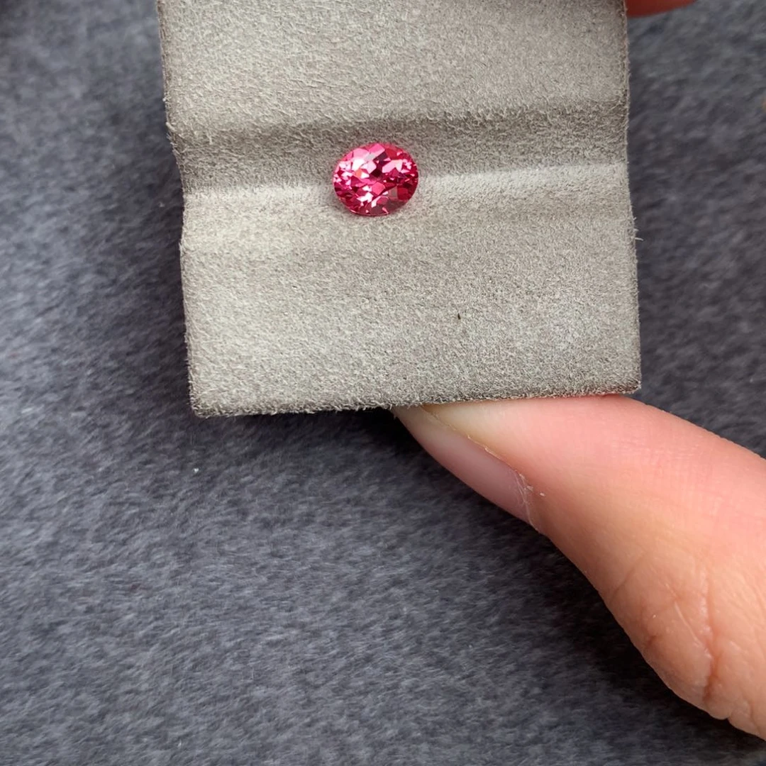 裸石尖晶石0.75ct莲花色马亨盖