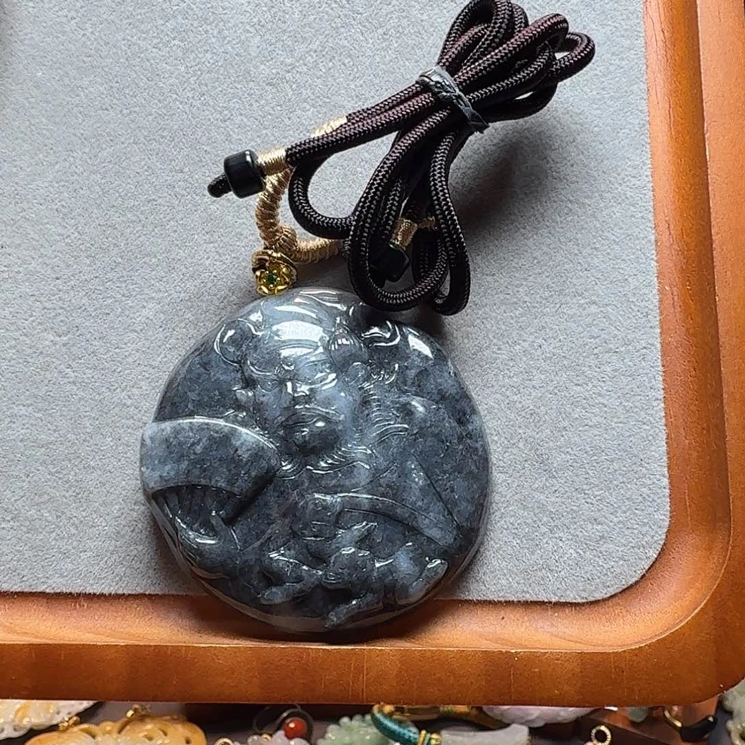 吊坠(赠链)未镶嵌翡翠