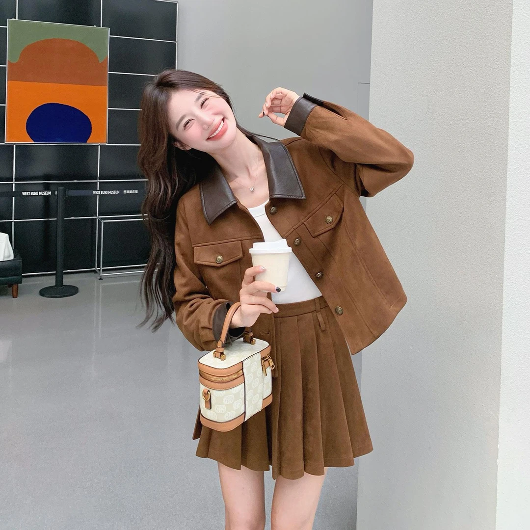 VOCKOO官方8.3麂皮绒外套百褶裙两件套气质休闲秋季百搭棕色复古