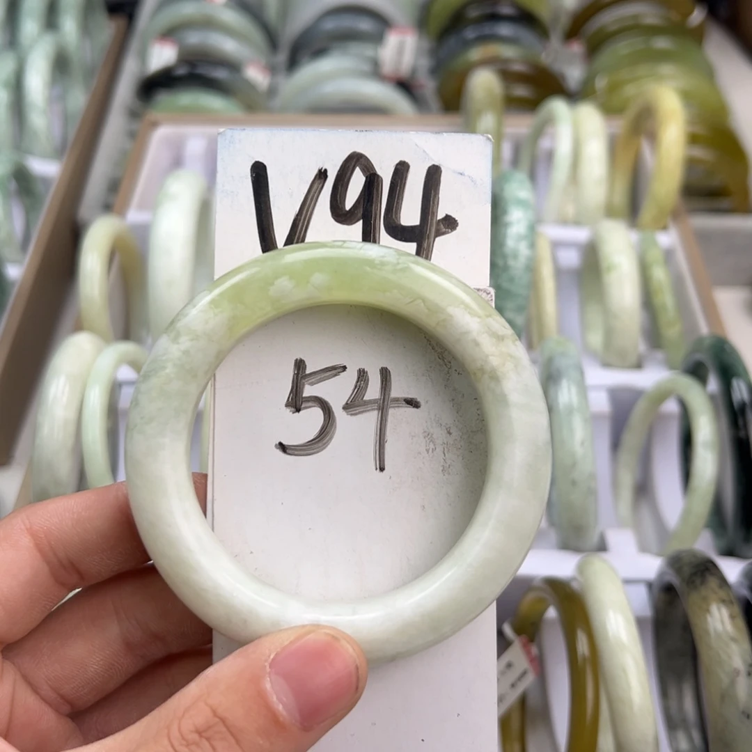 岫玉手镯未镶嵌天然岫玉