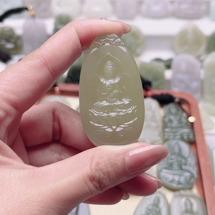 9***生和田玉未镶嵌颈饰