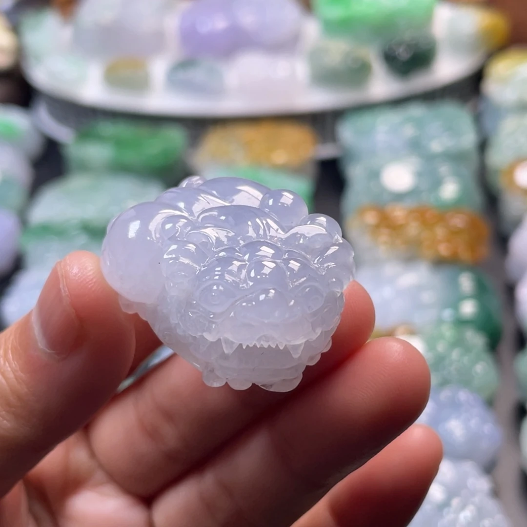 翡翠未镶嵌颈饰貔貅