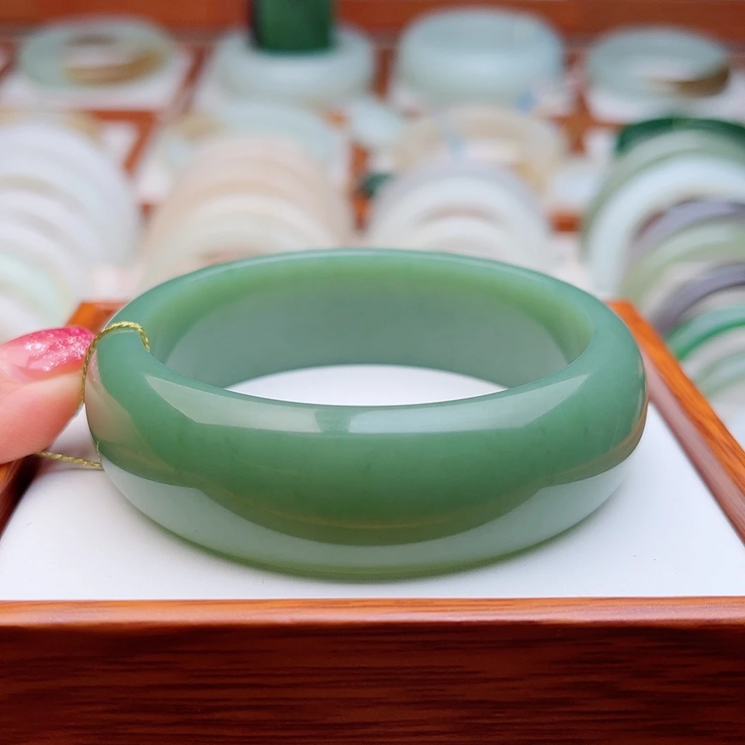 和田玉未镶嵌手镯58