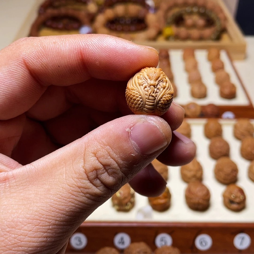 猴头核桃吊坠17左右猴头核桃蛇王