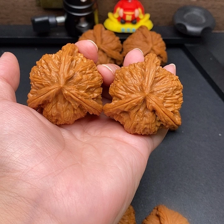 一***风把件文玩核桃白奔
