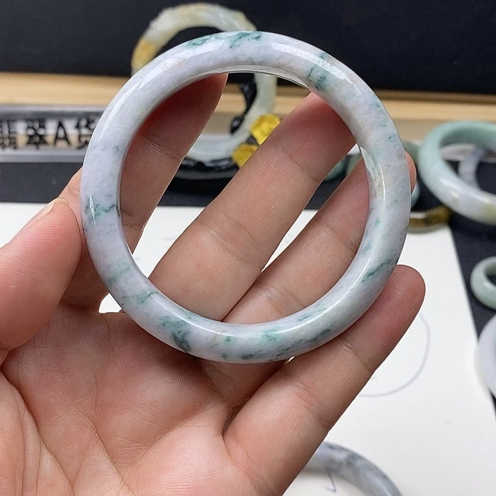 翡翠未镶嵌手镯59