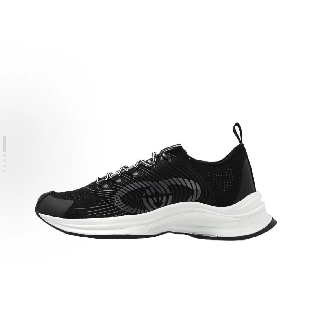 未使用 GUCCI/古驰 男款舒适户外透气防滑耐磨登山健身缓震跑鞋